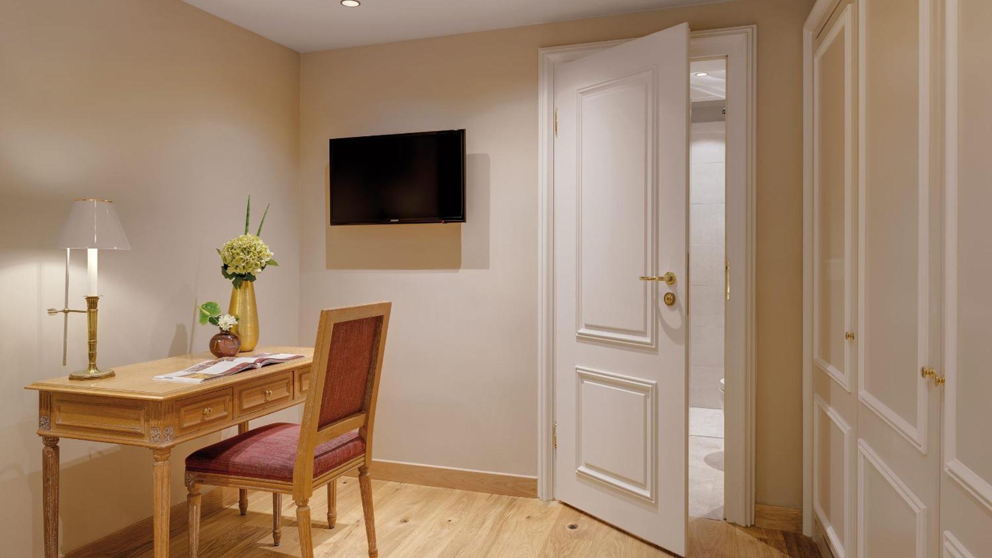 Premium Single Room