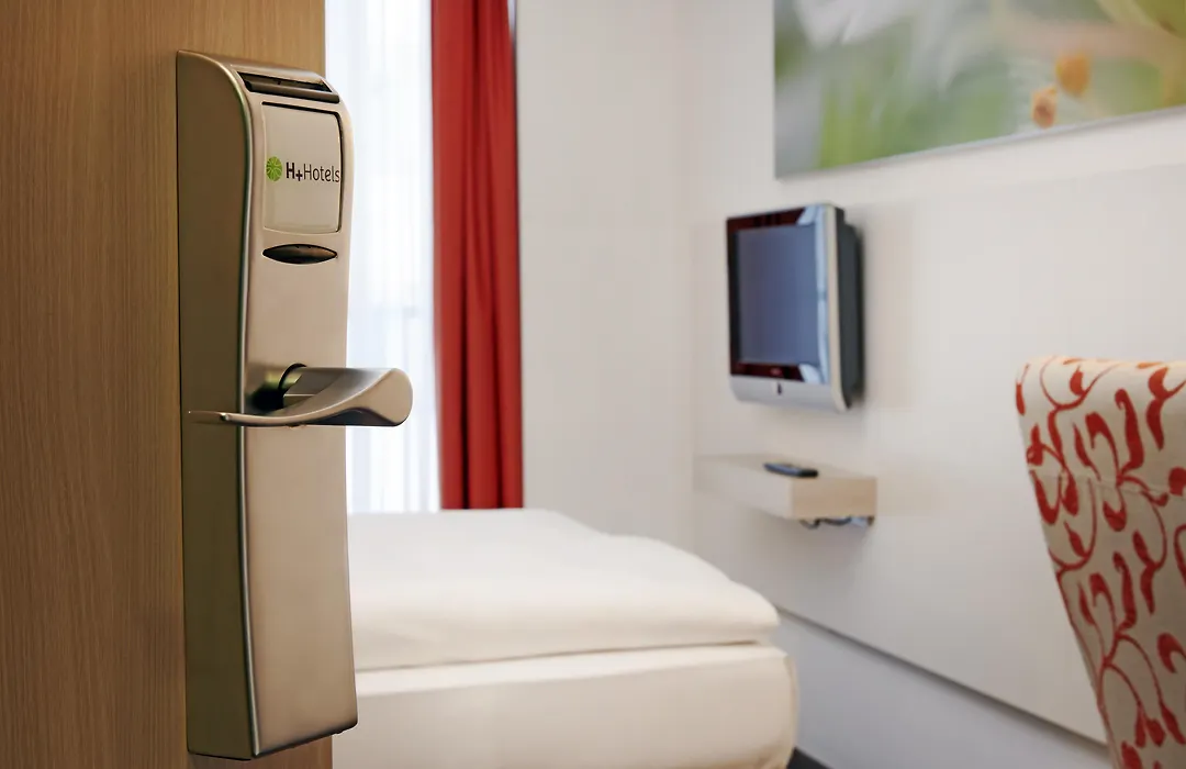 H+ Hotel Muenchen-1