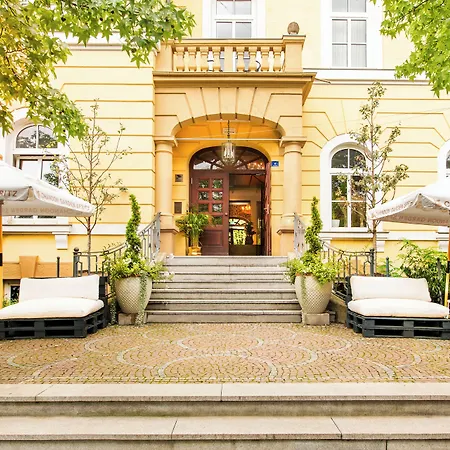 Boutique Hotel Krone München-2